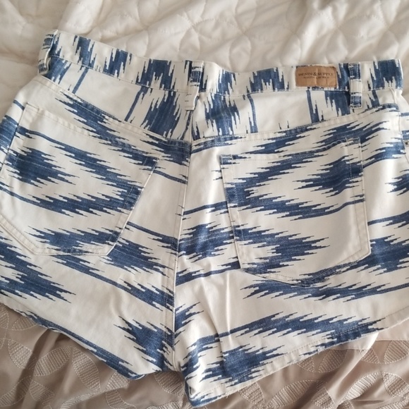 Denim and Supply shorts - Picture 2 of 3